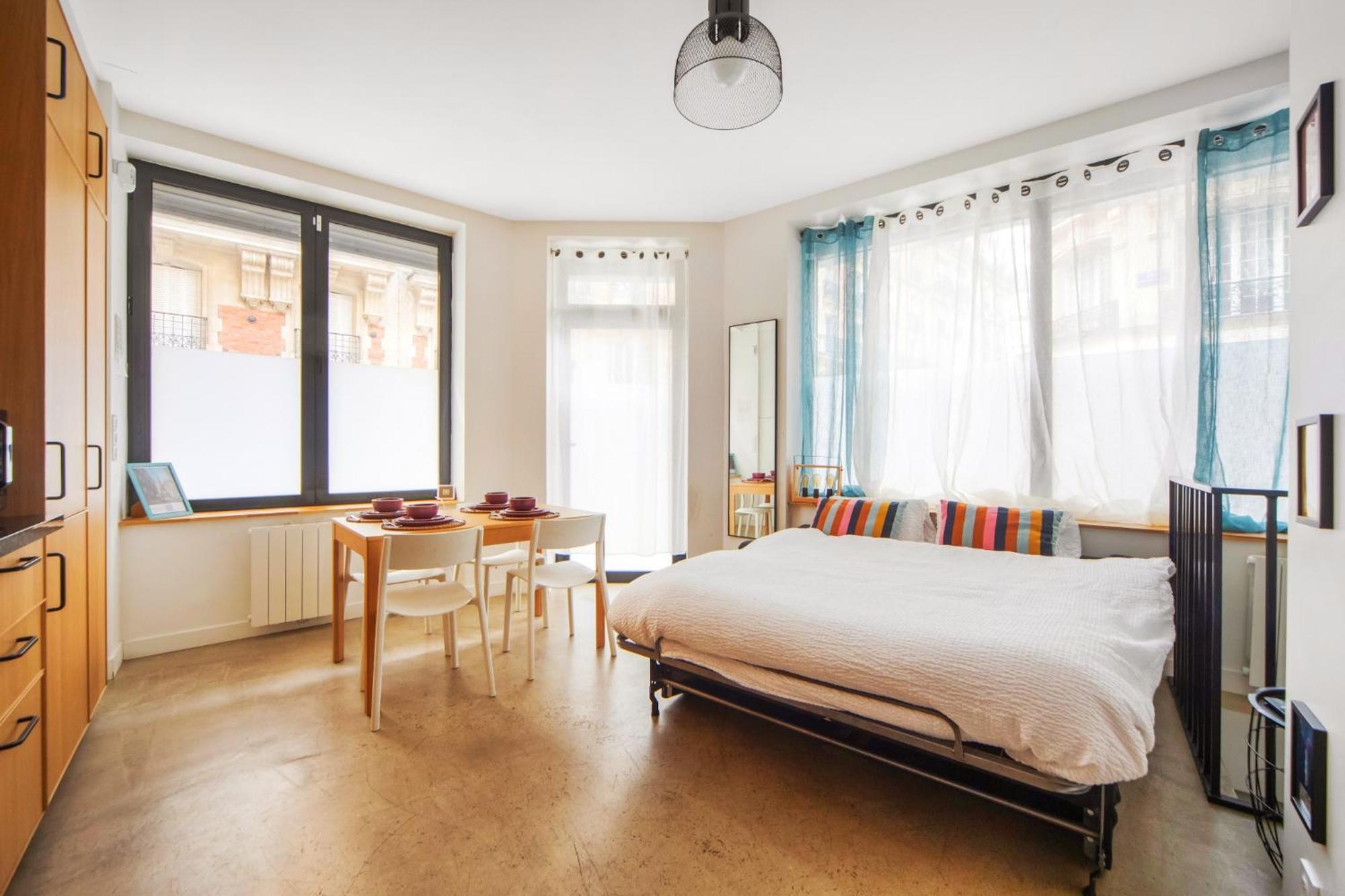 Large Flat Very Close To Montmartre Parijs Buitenkant foto