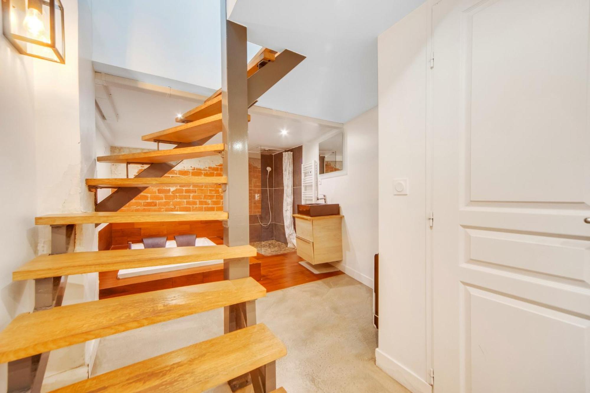 Large Flat Very Close To Montmartre Parijs Buitenkant foto