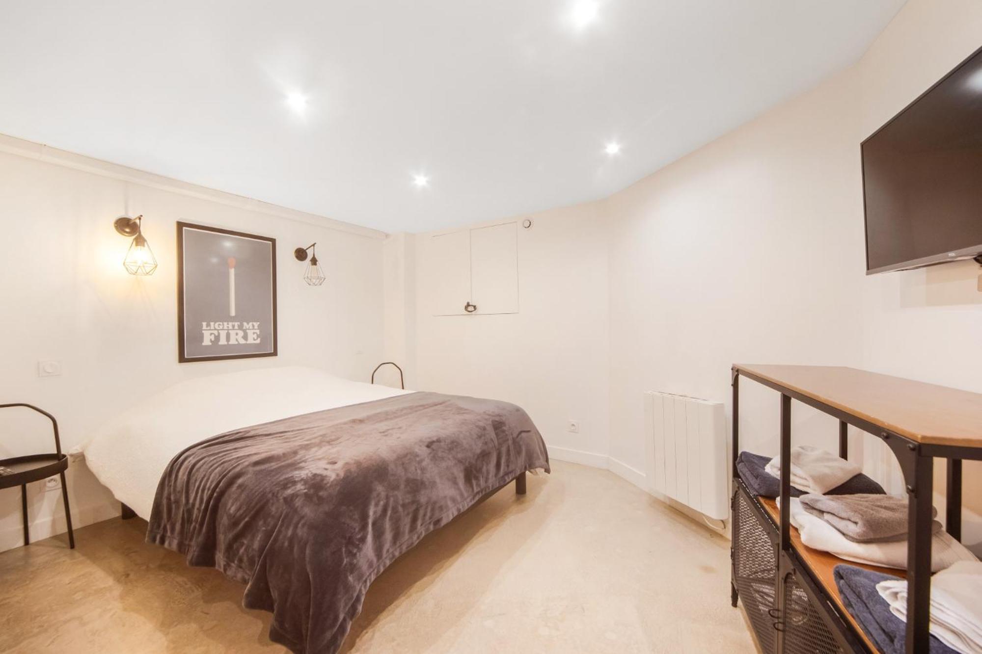 Large Flat Very Close To Montmartre Parijs Buitenkant foto