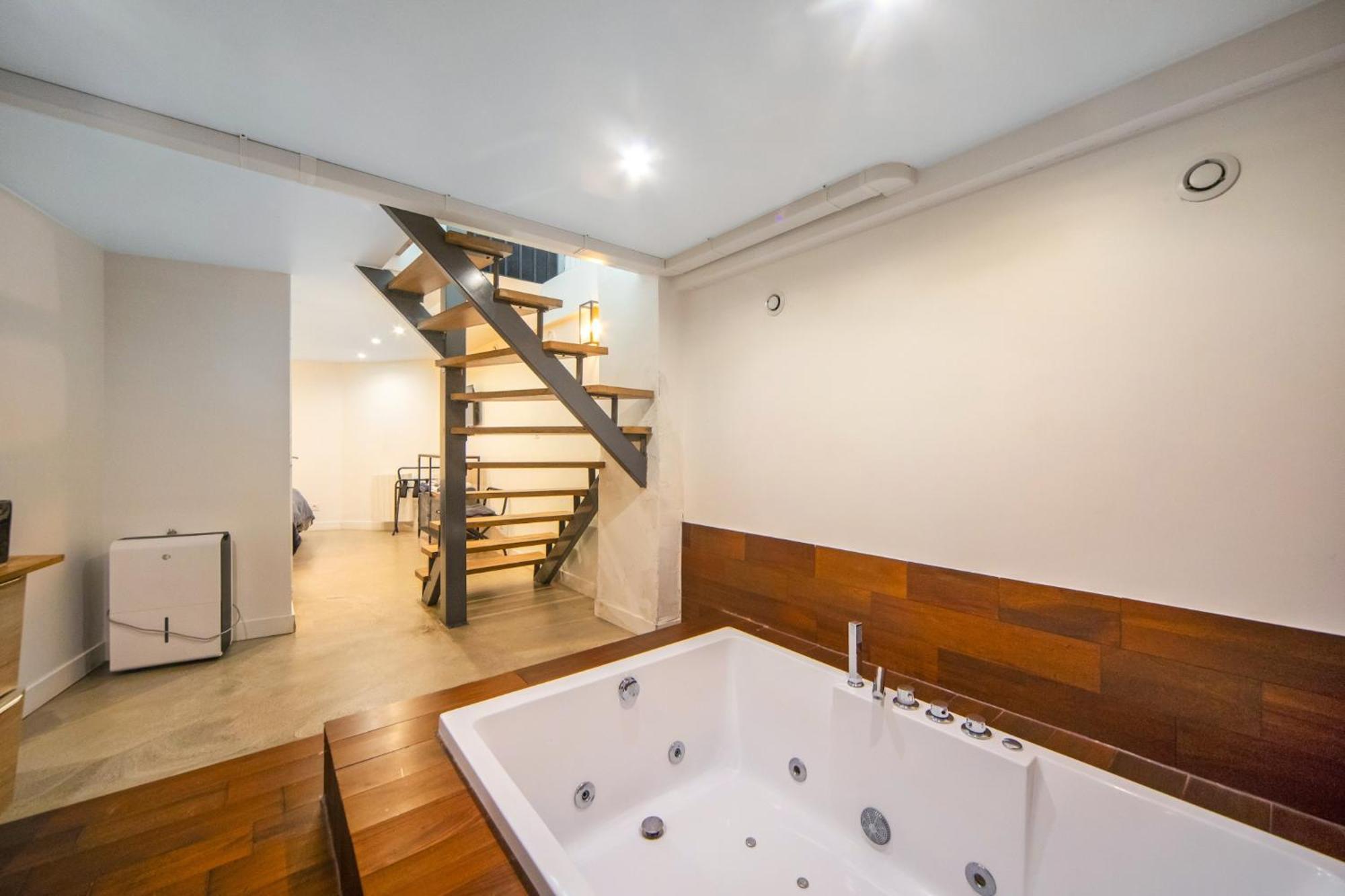 Large Flat Very Close To Montmartre Parijs Buitenkant foto